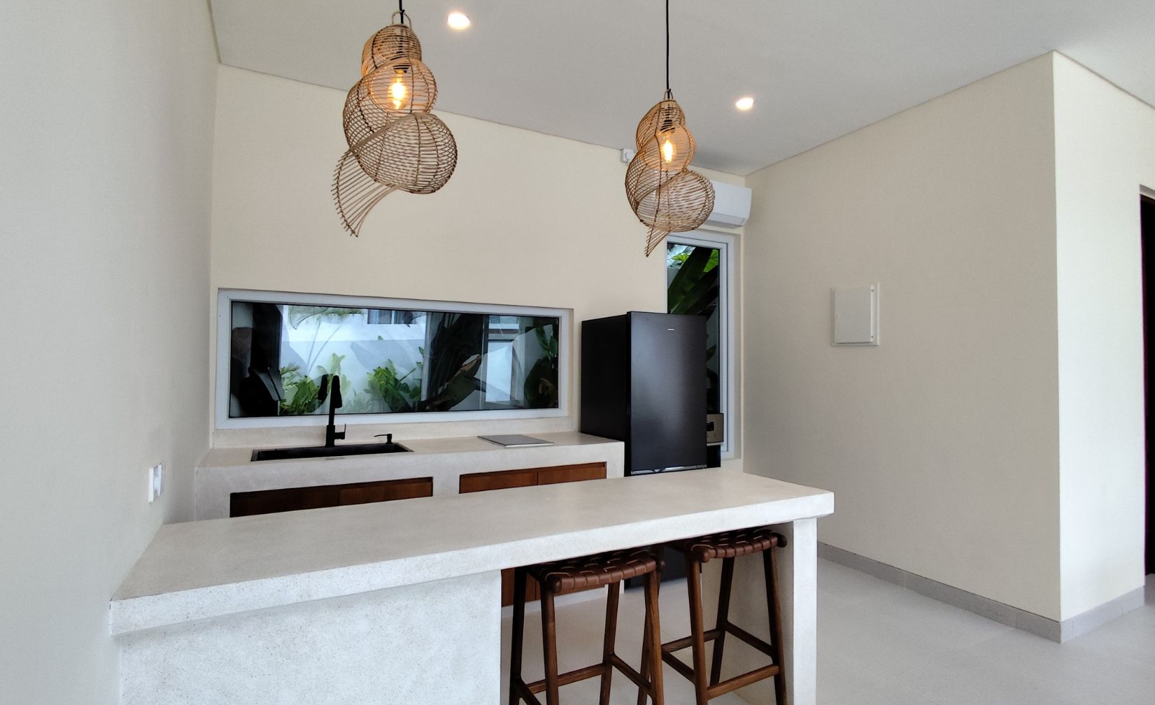 Tranquil Loft Villa Steps from the Beach photo 2