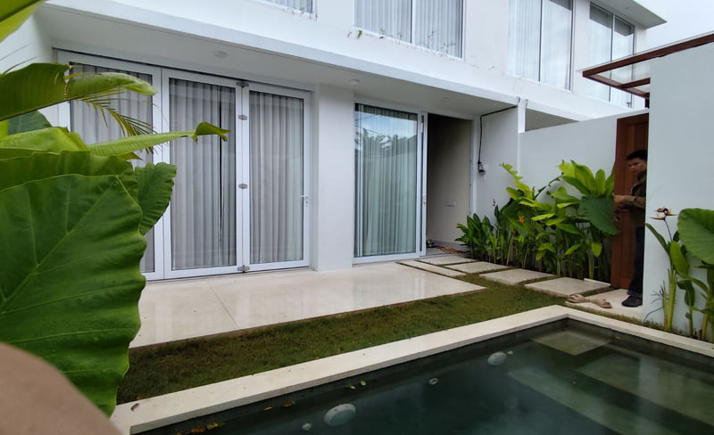 Tranquil Loft Villa Steps from the Beach