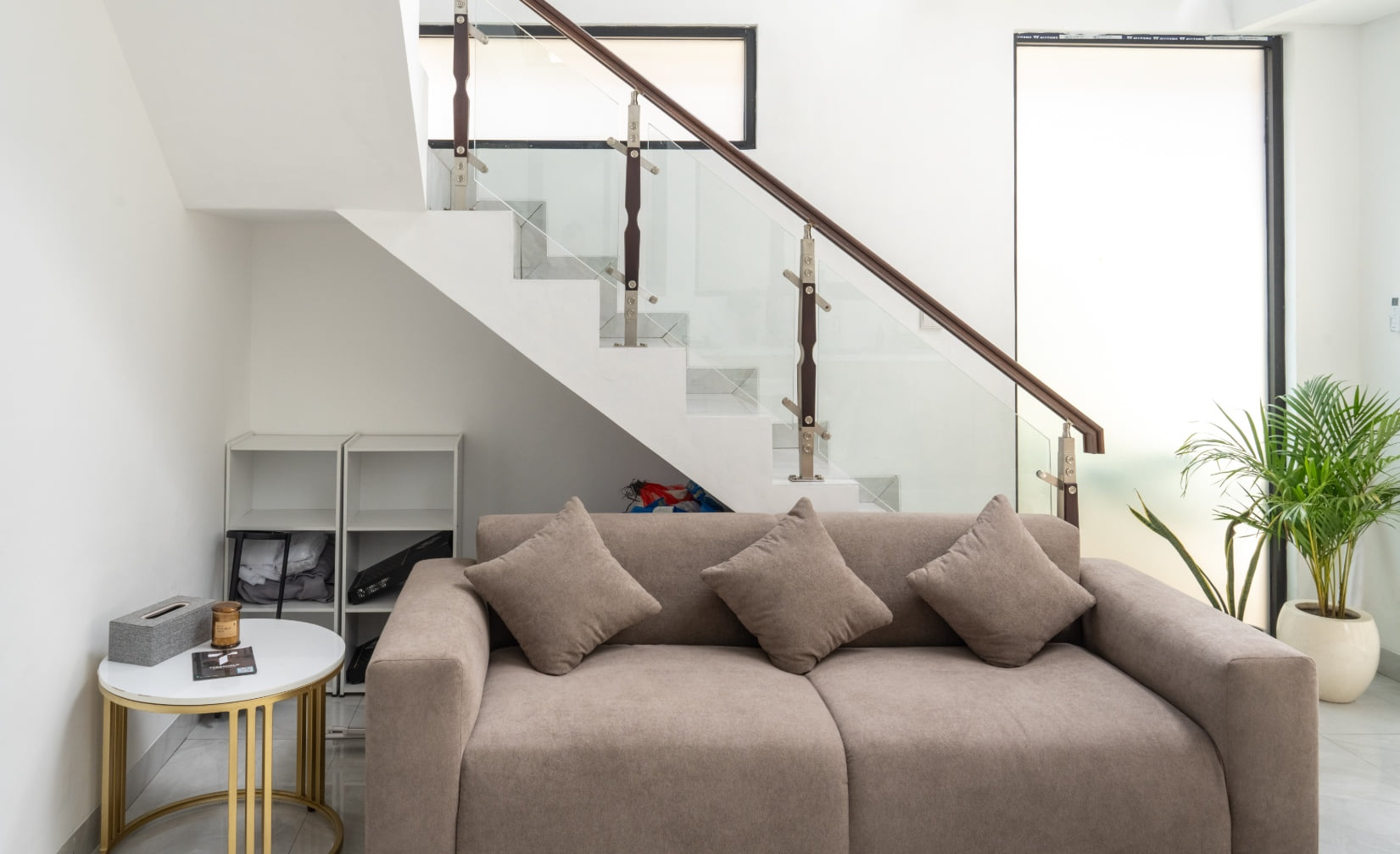 Stylish townhouse in a tranquil natural setting photo 5