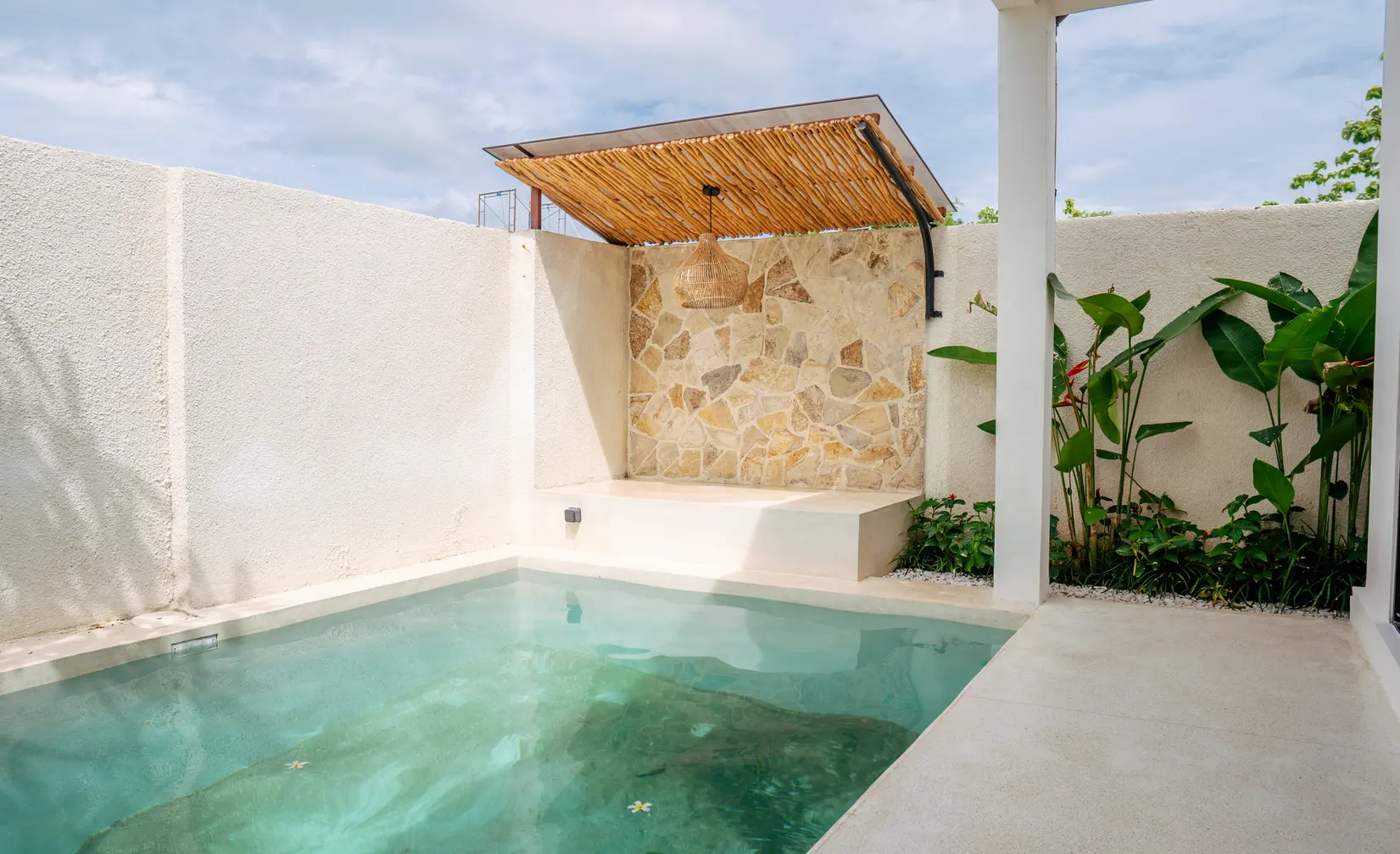 Tropical Villa in the Heart of Balangan photo 2