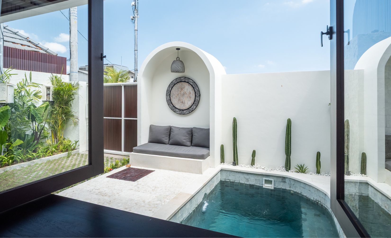 Modern tropical villa in Cemagi photo 3