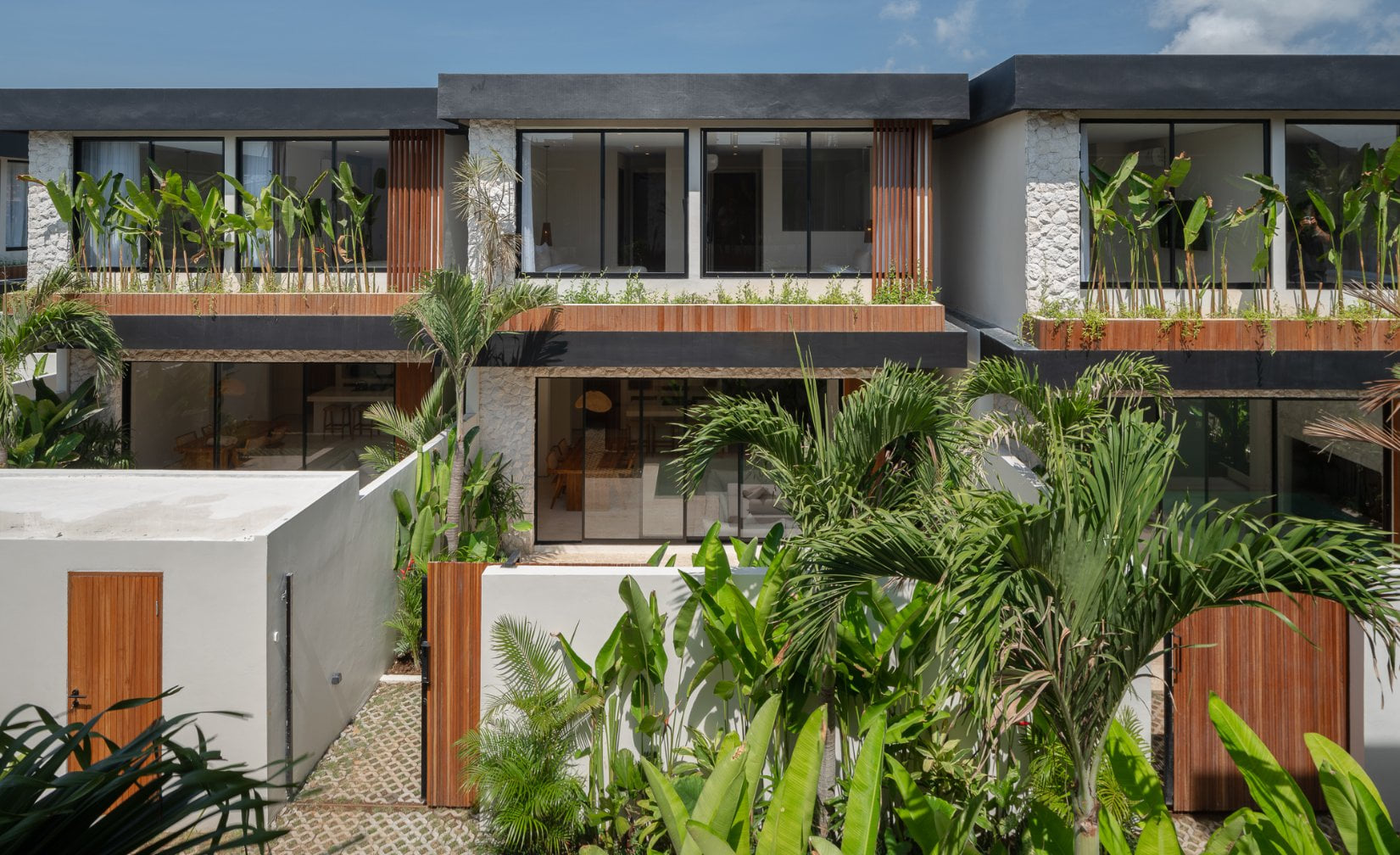 Investment villa in Batu Bolong photo 2