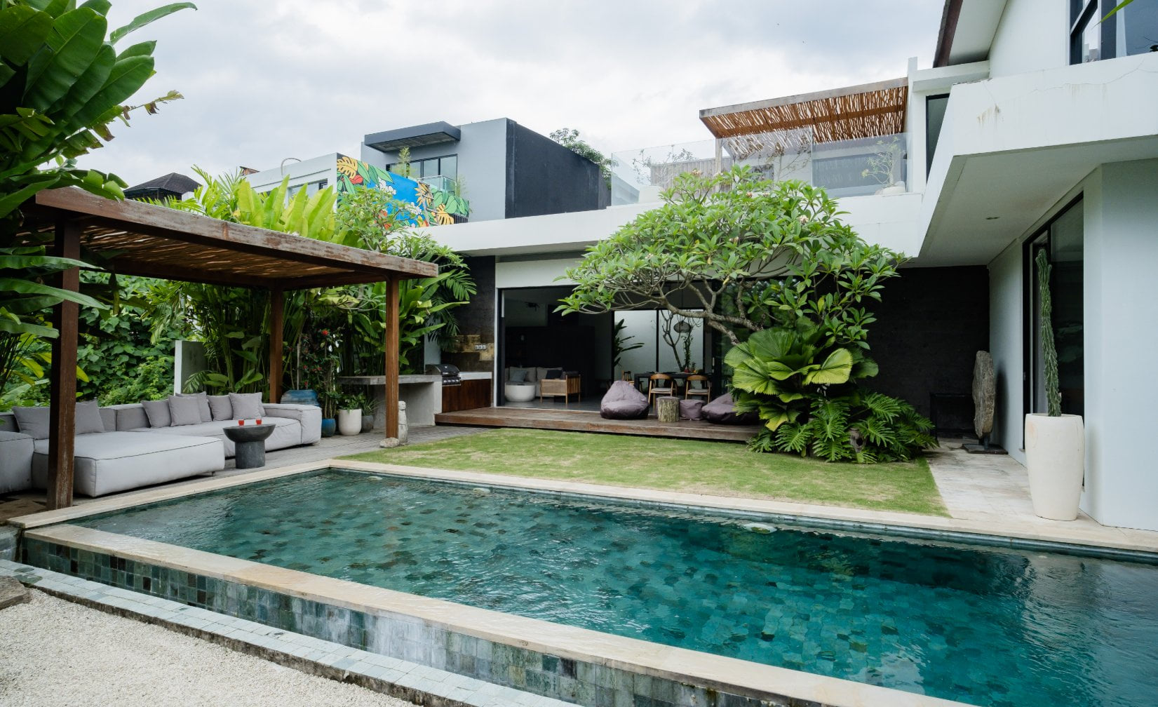 Luxury Villa Investment in Bali photo 2